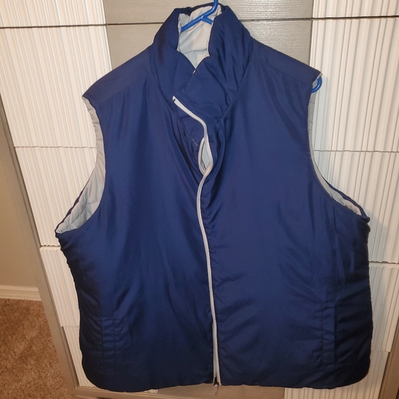 Reversible puffer vest. Old Navy. 3X. - Picture 4 of 5